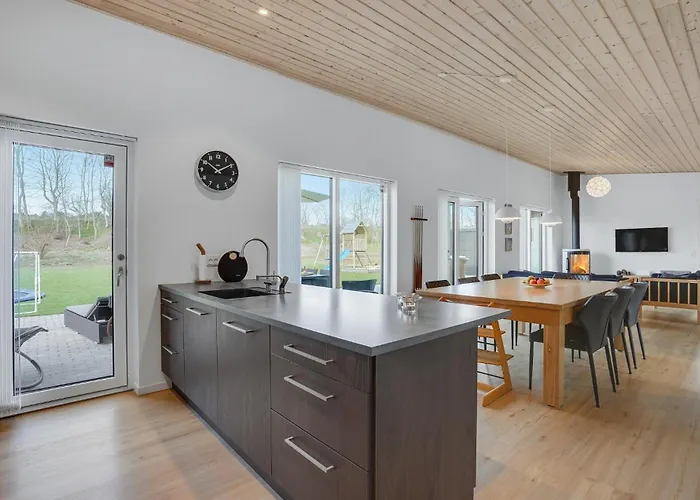 3 Bedroom Cozy In Σπίτι διακοπών *