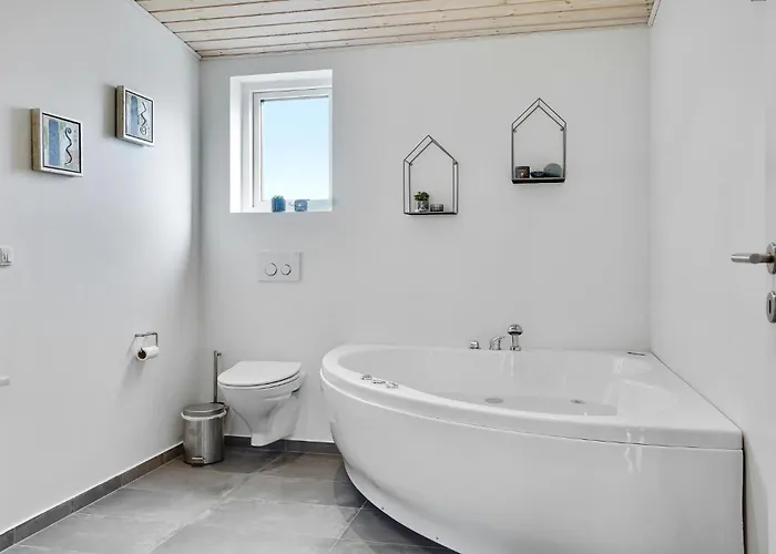 3 Bedroom Cozy In Ørsted